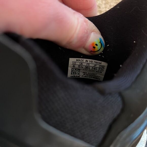 Adidas Ultraboost Black m6/w7  - Picture 7 of 7